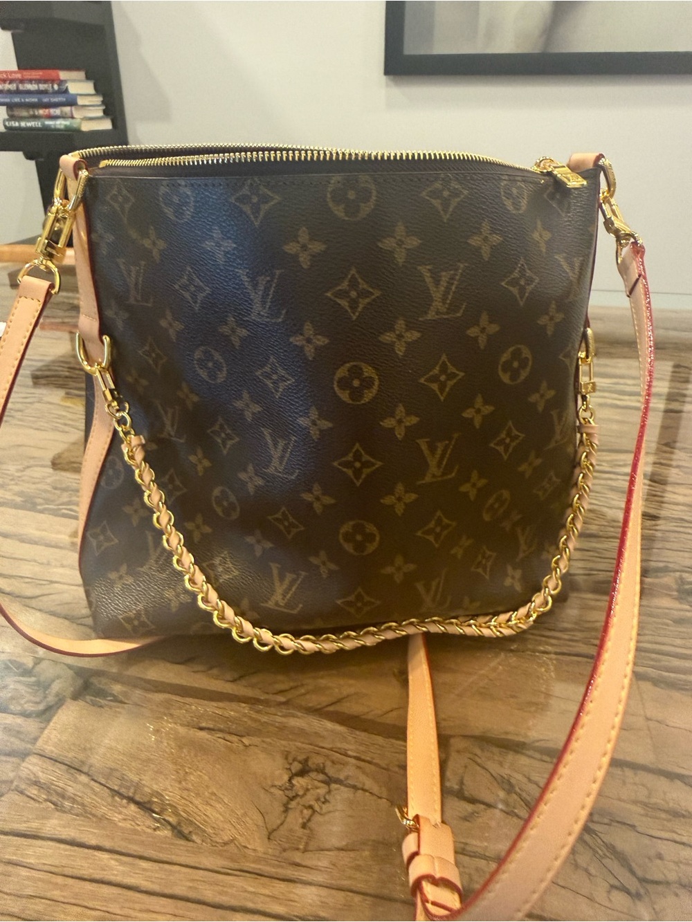 Cross body bag like new!